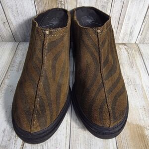 OTBT Womens Brown Zebra Print Ankle Suede Platform Mules Block Heel Clogs 8M